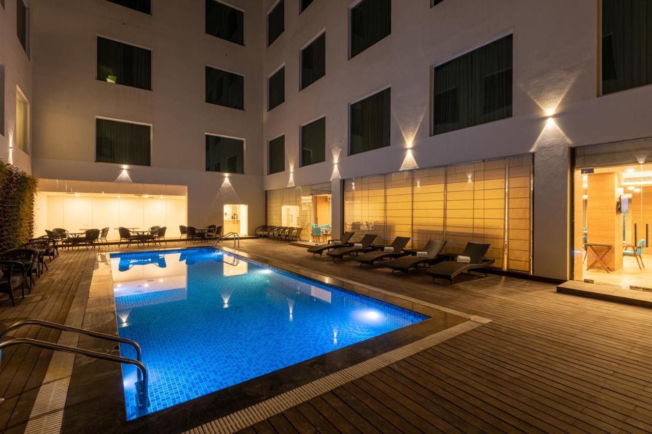 Expoinn Suites And Convention Greater Noida Exteriör bild