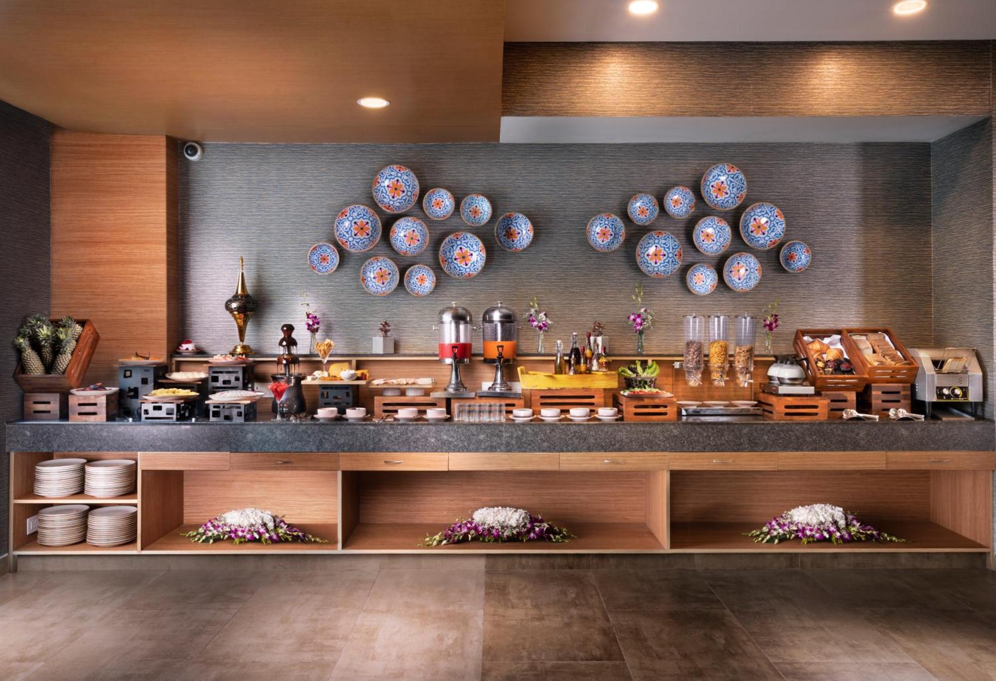 Expoinn Suites And Convention Greater Noida Exteriör bild