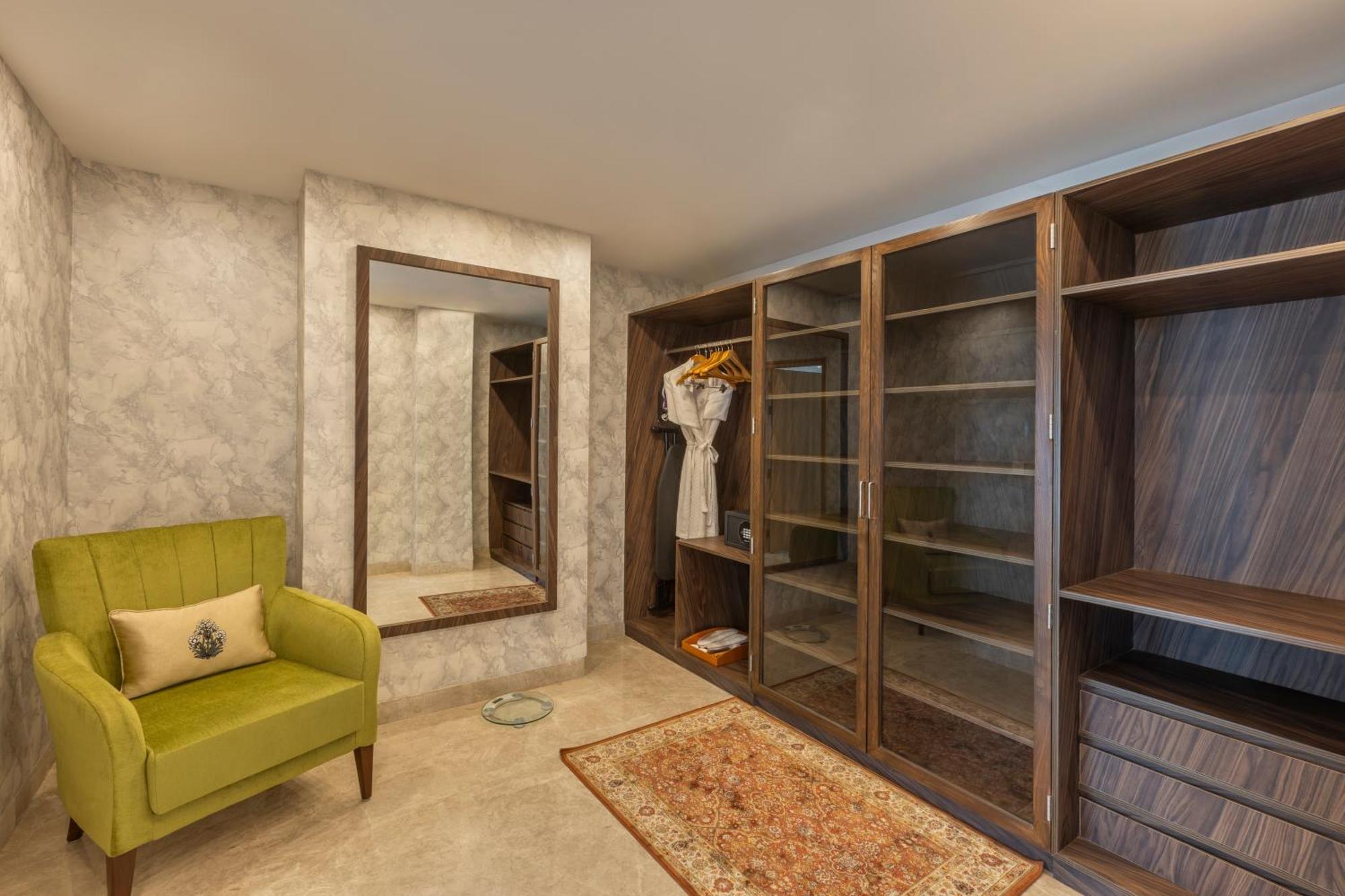 Expoinn Suites And Convention Greater Noida Exteriör bild